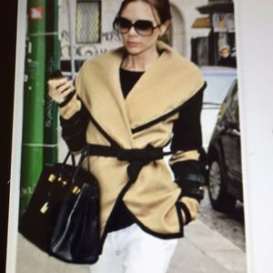 Stunning Wool Designer Coat with belted sleeve XL